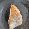KAORU4649's cooksnap of when they made 新鮮な鯛捌きましたっ。塩焼き美味！.
