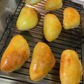 Aokokko♩'s cooksnap of when they made 手ごね☆バターなし☆苺の粒ジャム入りパン.