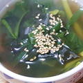 ﾋﾟﾛﾐ♡'s cooksnap of when they made ちぎって簡単！レタスとわかめの中華スープ.