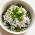 もぐ・ω・くま's cooksnap of when they made 我が家の定番！しらす丼.