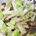 ぱにぱる's cooksnap of when they made 白菜としめじごま和え.