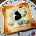 つよまり's cooksnap of when they made おせちの残りの黒豆で☆黒豆チーズトースト.