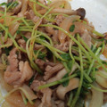 クック6DDPP8☆'s cooksnap of when they made 簡単！豚肉と豆苗の旨辛みそ炒め☆.