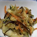 ☆ごはんできた☆'s cooksnap of when they made レタスときゅうりの塩昆布和え.