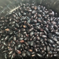 りょゆうか's cooksnap of when they made 甘さ控えめ黒豆（活力鍋使用）.