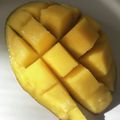 Yokchina's cooksnap of when they made 完熟マンゴーの切り方.