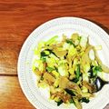 有ちん's cooksnap of when they made 塩漬け白菜とまいたけのバター醤油炒め.