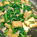 よしみあみつまさママ's cooksnap of when they made 厚揚げ・春菊・しめじの生姜醤油炒め.