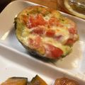 しきちぇ's cooksnap of when they made アボカドとトマトのチーズ焼きココット.