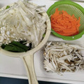 よしすずりんりん's cooksnap of when they made 簡単炒めるだけ！小松菜とキノコのナムル風.