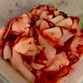 大阪のちゃーちゃん's cooksnap of when they made 赤大根の甘酢漬け.