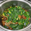 うまいふなこ's cooksnap of when they made 簡単♪ほうれん草となめこと菊の煮浸し.