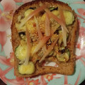 inLondon's cooksnap of when they made みょうがと胡瓜の塩昆布おかかトースト.