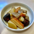 azbjbn's cooksnap of when they made さつま揚げとこんにゃく、しいたけの煮物.