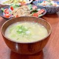 Superlittleboo's cooksnap of when they made ズッキーニと玉葱、油揚げの味噌汁.