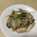 由芽15's cooksnap of when they made 旨い！牡蠣と白葱の炒め煮.