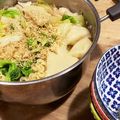 ちーパパ's cooksnap of when they made サッポロ一番 ガーリック水餃子なべ.