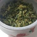 ぴーこあら's cooksnap of when they made おばあちゃん直伝☆セロリの葉のふりかけ.