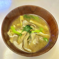 azbjbn's cooksnap of when they made まいたけ 小松菜 油揚げの味噌汁^^.