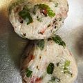 にこちゃんち's cooksnap of when they made 梅と塩昆布と大葉のおにぎり.