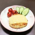 居酒屋まるみ's cooksnap of when they made ヘルシー♪鶏挽肉お豆腐のチーズハンバーグ.