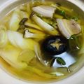 sauternes's cooksnap of when they made サッポロ一番 鶏もやしみそ生姜なべ.