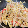 みさちゃん修業中's cooksnap of when they made 節約☆簡単一品！カニカマと卵のもやし炒め.