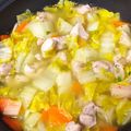 moeoke's cooksnap of when they made サッポロ一番 ガリバタ鶏塩なべ.