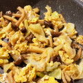 ちーずらばあ's cooksnap of when they made 即席！キャベツとしめじの炒り卵.