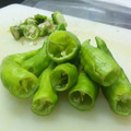 めそ。's cooksnap of when they made 芯まで♬簡単ししとうの種取り方法！.