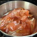 Superlittleboo's cooksnap of when they made 玉ねぎの皮＊捨てずにだし汁に使用！.