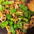 かれこちゃん's cooksnap of when they made 蓮根とピーマンのガーリックカレー風味.