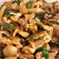 miumini's cooksnap of when they made 豚コマ切れ肉で☆きのことニラの辛味噌炒め.