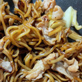 しおさま's cooksnap of when they made 屋台を超えろ〜コク旨ソース目玉焼きそば.