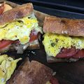 葉月優希's cooksnap of when they made ベーコンエッグトマトの♪バケットサンド.