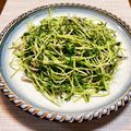 悠愛らぶ☆'s cooksnap of when they made 豆苗とカリカリじゃこのサッと炒め.