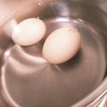こずっぺ's cooksnap of when they made 温泉たまごと、ゆで玉子を同時に♪.