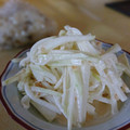 あきひゃ's cooksnap of when they made 簡単過ぎ★大根とゆずの白ゴマサラダ★.