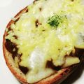 まぶたん's cooksnap of when they made 少し余ったカレーで！チーズカレートースト.