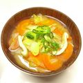 azbjbn's cooksnap of when they made 白菜・油揚げ、人参のお味噌汁.