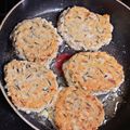 えみりんたん's cooksnap of when they made 簡単☆フワフワのひじき入り豆腐ハンバーグ.