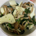 まーちゃんとみーくん's cooksnap of when they made 冷凍イカときのこのバター炒め.