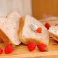LULU♡まみ's cooksnap of when they made HBで生いちごを使ったいちご食パン♪.