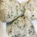 にこちゃんち's cooksnap of when they made 大葉としらすのゆかりおにぎり.