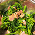 クックBF75TW☆'s cooksnap of when they made 菜の花と炒めベーコンのマスタード和え.