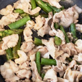 ちびママあや's cooksnap of when they made 速攻彡旨い♡アスパラと豚バラの塩炒め.
