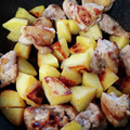 masaraccho's cooksnap of when they made 鶏もも肉とじゃがいもの塩胡椒焼き.