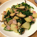 もか75's cooksnap of when they made ポテトとほうれん草のにんにくバター炒め.