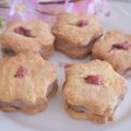 りか໒꒱·'s cooksnap of when they made 桜のガナッシュサンド.