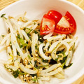 non1123's cooksnap of when they made 無限もやし！大葉ともやしのナムル風.